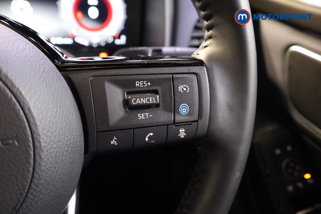 Nissan Qashqai Tekna Manual Petrol SUV - Stock Number (1598070) - 4th supplementary image