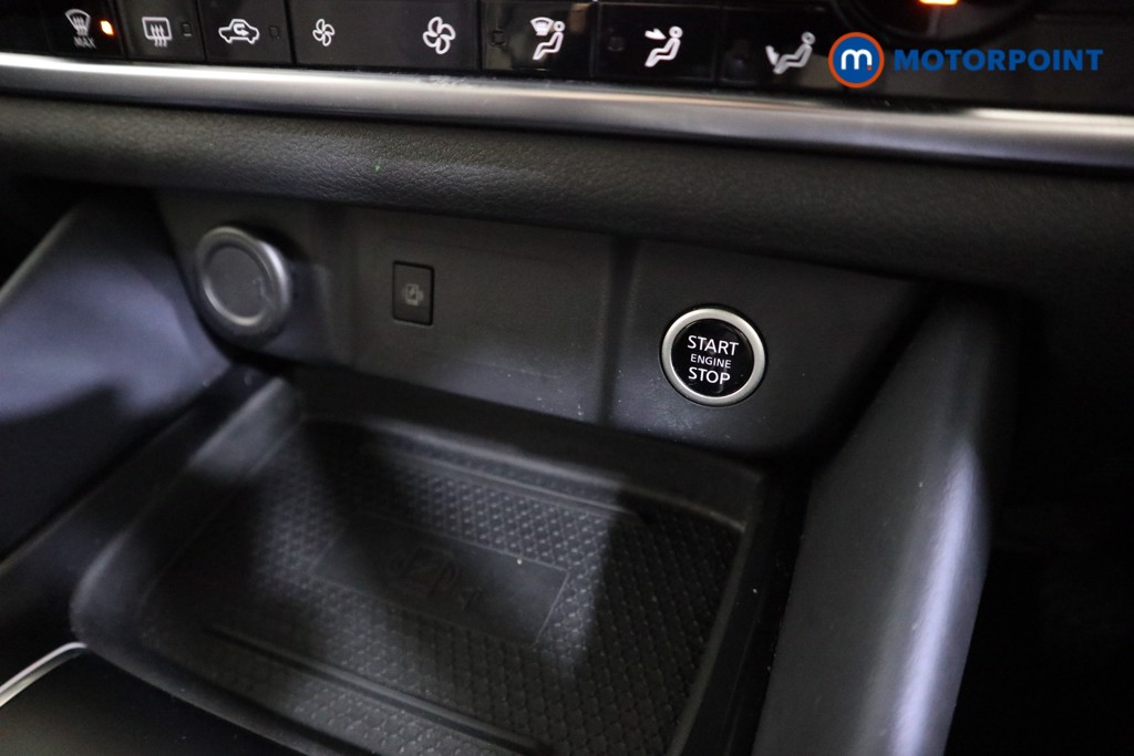 Nissan Qashqai Tekna Manual Petrol SUV - Stock Number (1598070) - 8th supplementary image