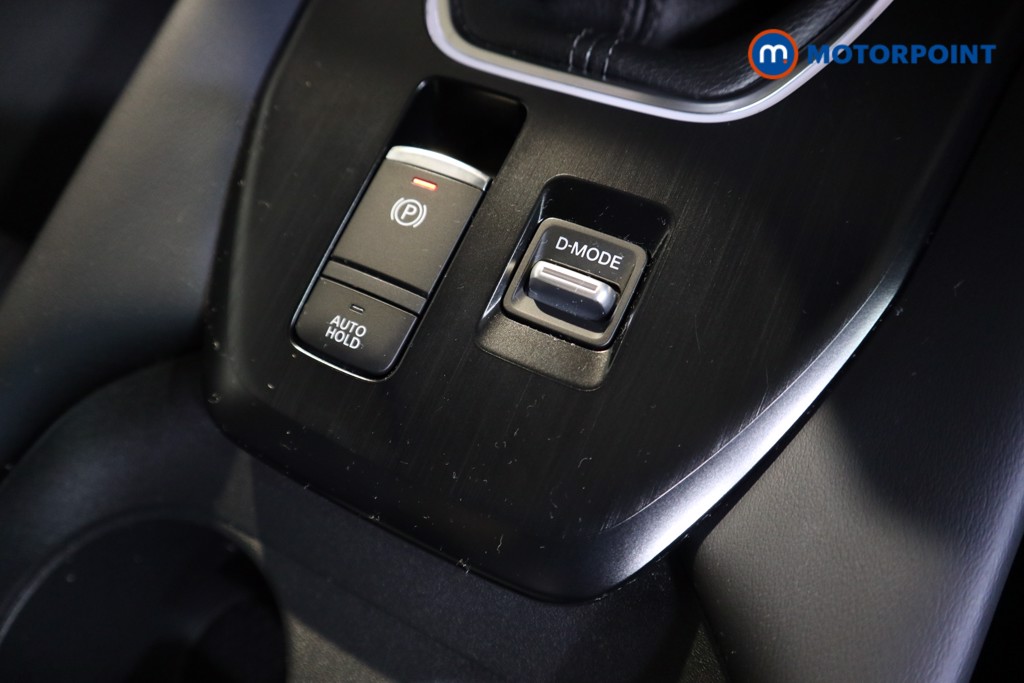Nissan Qashqai Tekna Manual Petrol SUV - Stock Number (1598070) - 9th supplementary image