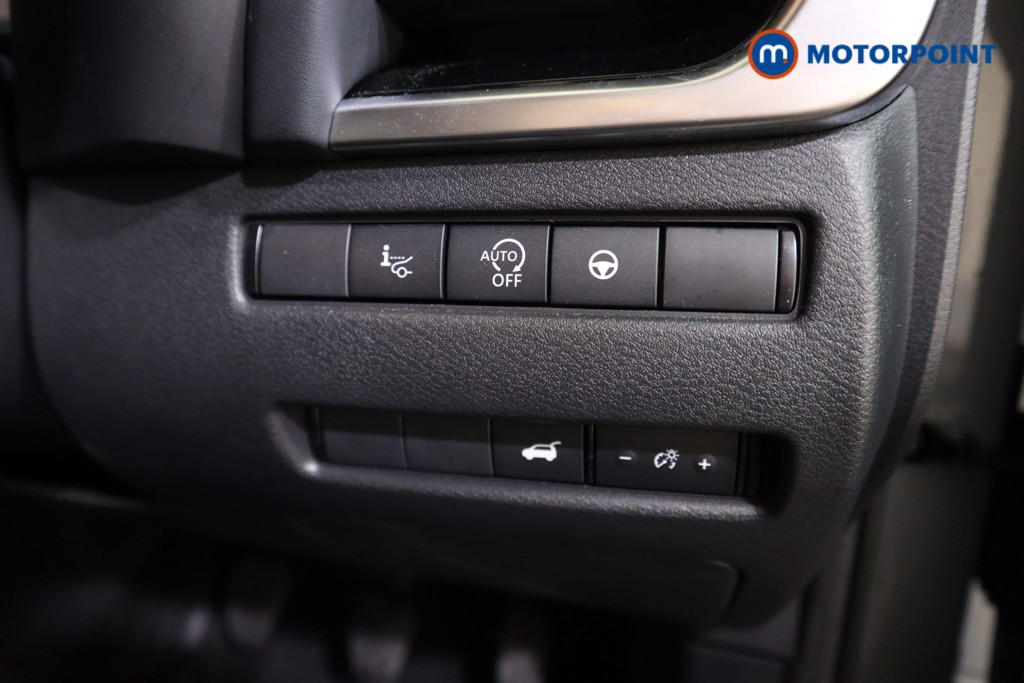 Nissan Qashqai Tekna Manual Petrol SUV - Stock Number (1598070) - 11th supplementary image