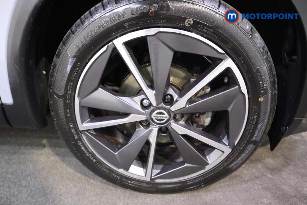 Nissan Qashqai Tekna Manual Petrol SUV - Stock Number (1598070) - 22nd supplementary image