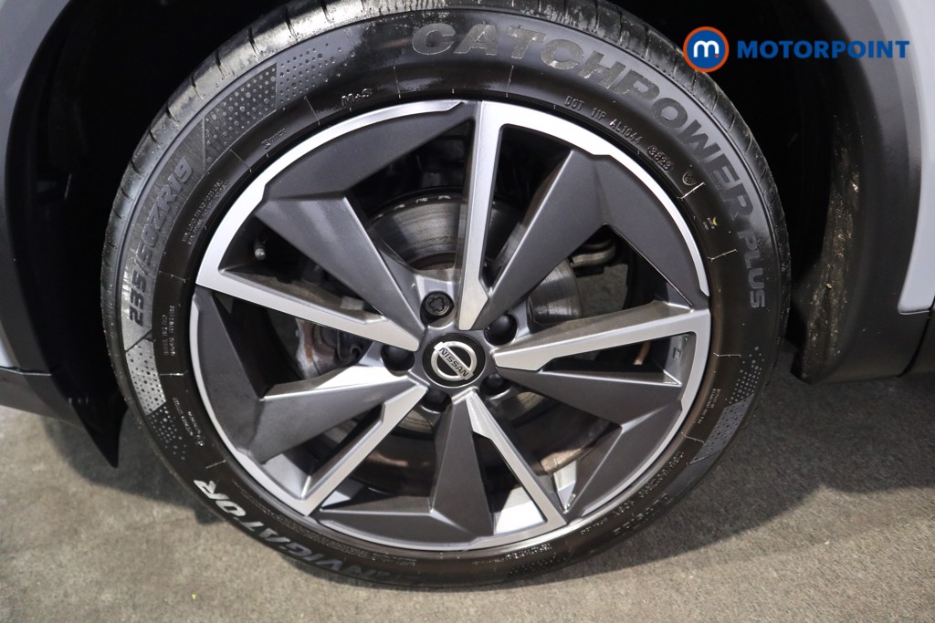 Nissan Qashqai Tekna Manual Petrol SUV - Stock Number (1598070) - 23rd supplementary image