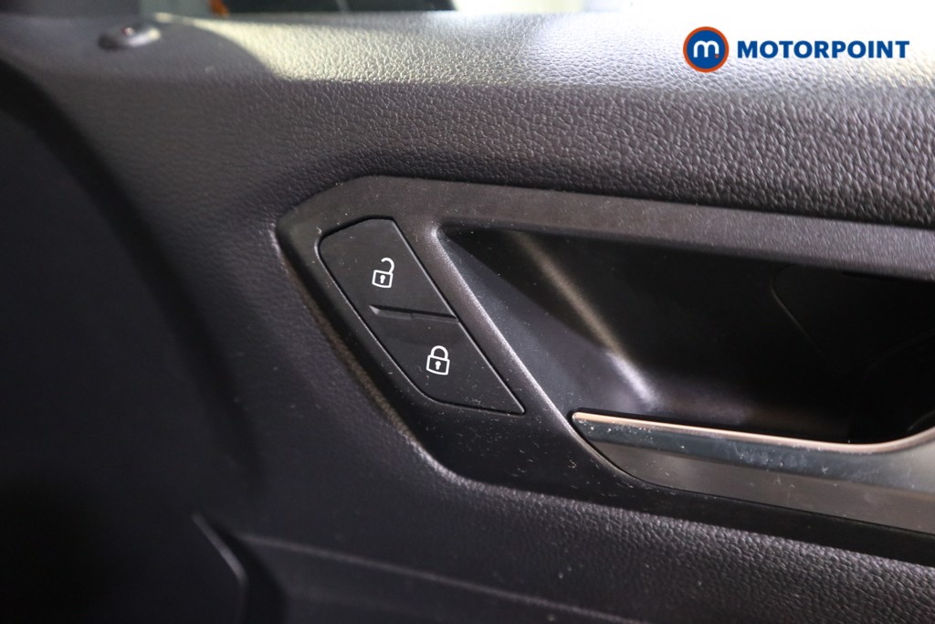 Volkswagen T-Roc SE Manual Petrol SUV - Stock Number (1598851) - 11th supplementary image