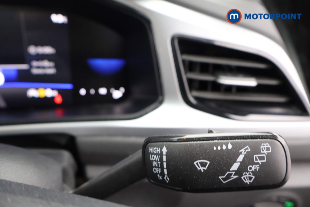 Volkswagen T-Roc Life Manual Petrol SUV - Stock Number (1598873) - 6th supplementary image