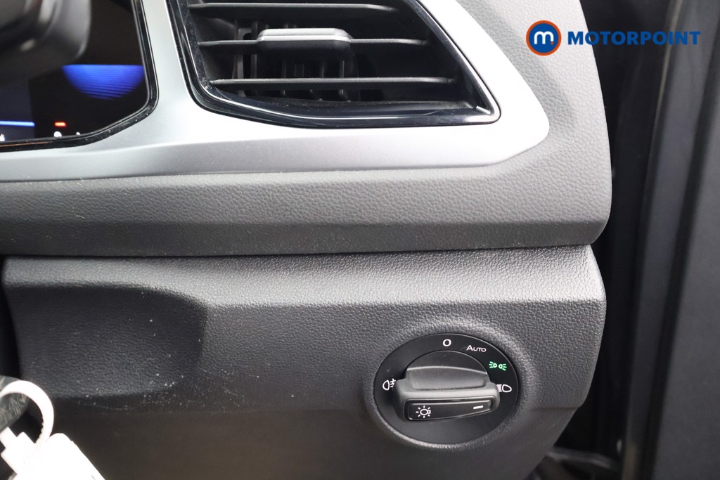 Volkswagen T-Roc Life Manual Petrol SUV - Stock Number (1598873) - 7th supplementary image