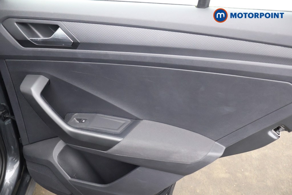 Volkswagen T-Roc Life Manual Petrol SUV - Stock Number (1598873) - 17th supplementary image