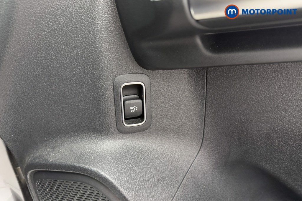 Mercedes-Benz GLA Amg Line Automatic Petrol SUV - Stock Number (1598919) - 23rd supplementary image