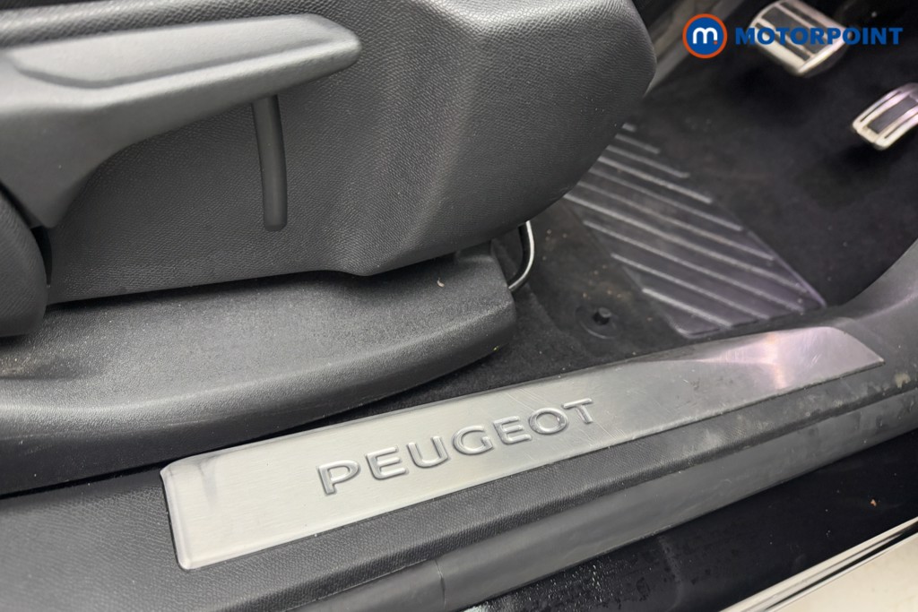 Peugeot 3008 Allure Automatic Petrol SUV - Stock Number (1599195) - 17th supplementary image