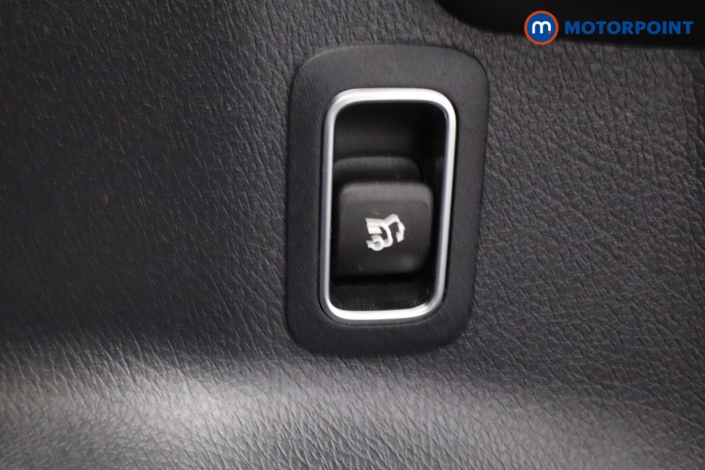 Mercedes-Benz GLA Amg Line Automatic Petrol SUV - Stock Number (1599538) - 15th supplementary image