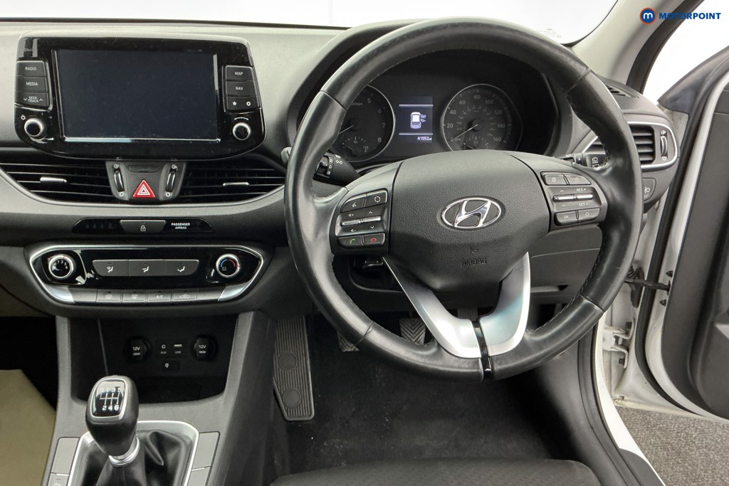 Hyundai I30 Se Nav Manual Petrol Hatchback - Stock Number (1599868) - 1st supplementary image