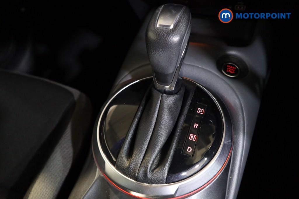 Nissan Juke N-Connecta Automatic Petrol SUV - Stock Number (1599991) - 9th supplementary image