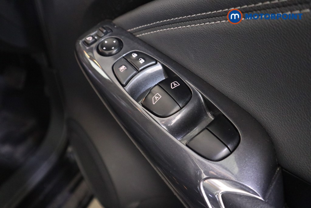 Nissan Juke N-Connecta Automatic Petrol SUV - Stock Number (1599991) - 12th supplementary image