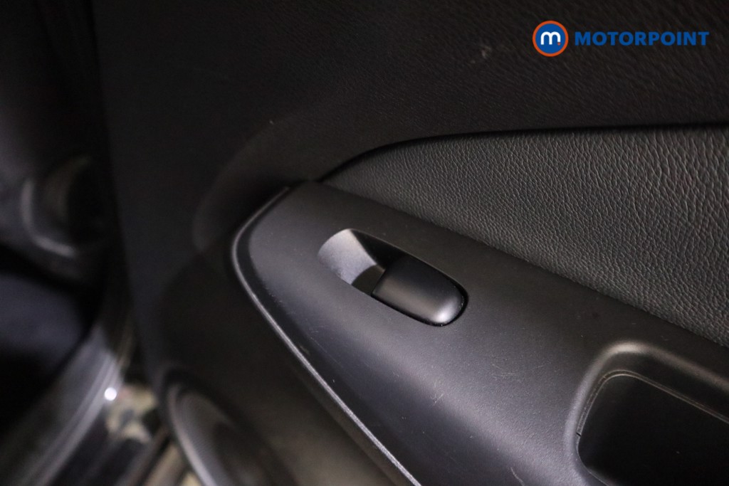 Nissan Juke N-Connecta Automatic Petrol SUV - Stock Number (1599991) - 16th supplementary image