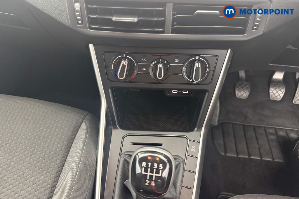 Volkswagen Polo Life Manual Petrol Hatchback - Stock Number (1600070) - 3rd supplementary image