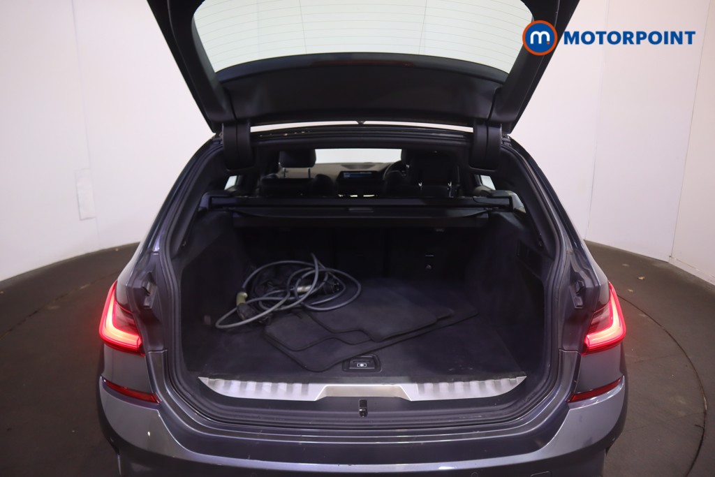 BMW 3 Series M Sport Automatic Petrol Plug-In Hybrid Estate - Stock Number (1600484) - 21st supplementary image