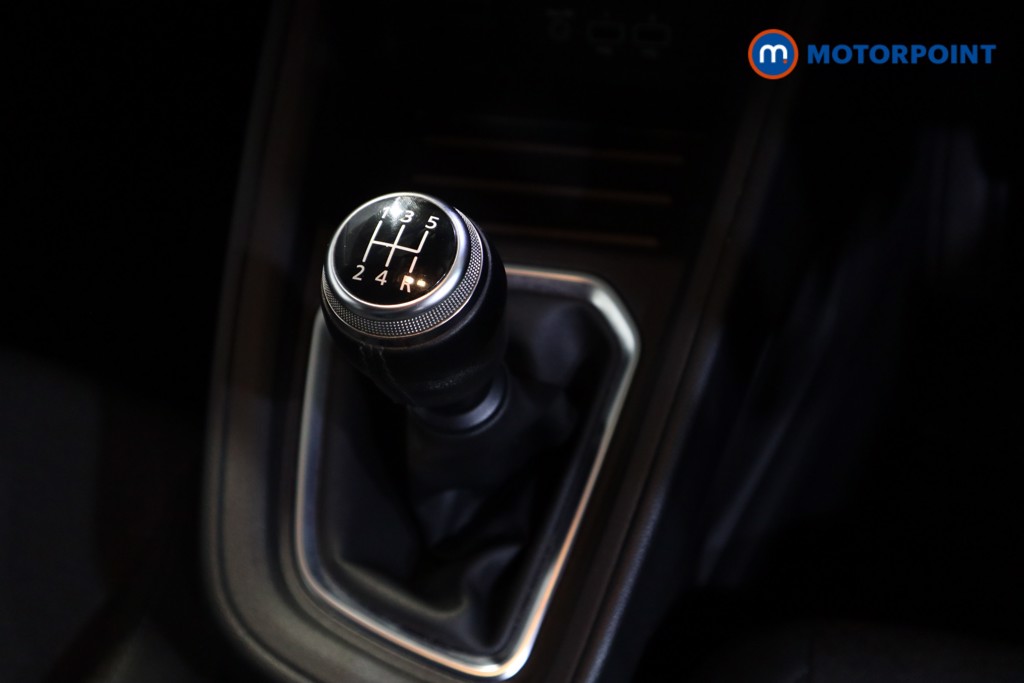 Renault Clio Iconic Manual Petrol Hatchback - Stock Number (1601427) - 10th supplementary image