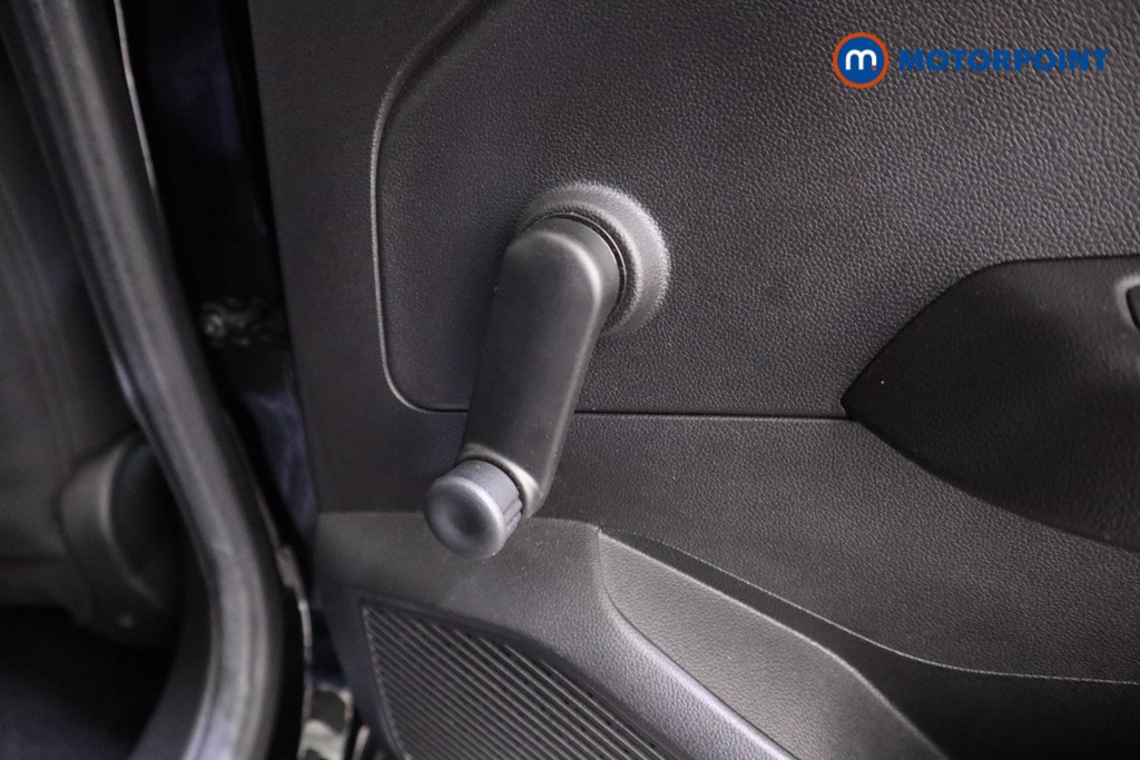 Renault Clio Iconic Manual Petrol Hatchback - Stock Number (1601427) - 16th supplementary image