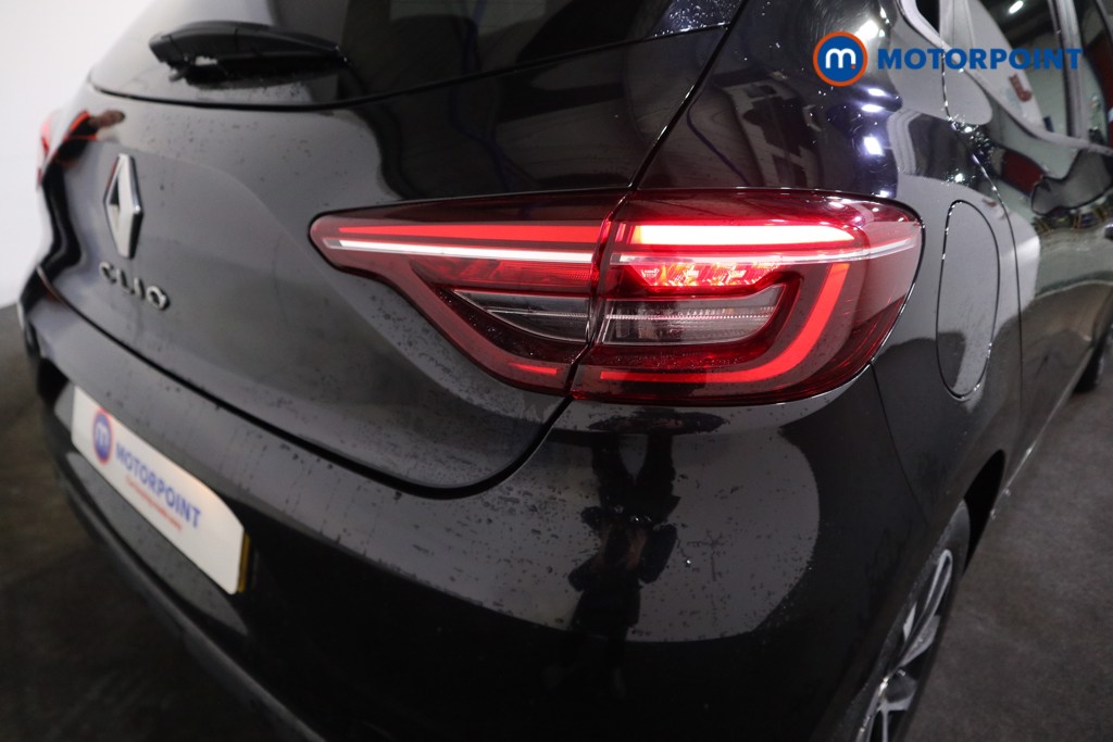 Renault Clio Iconic Manual Petrol Hatchback - Stock Number (1601427) - 23rd supplementary image