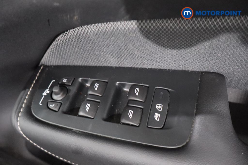 Volvo Xc60 Plus Black Edition Automatic Petrol SUV - Stock Number (1602112) - 10th supplementary image