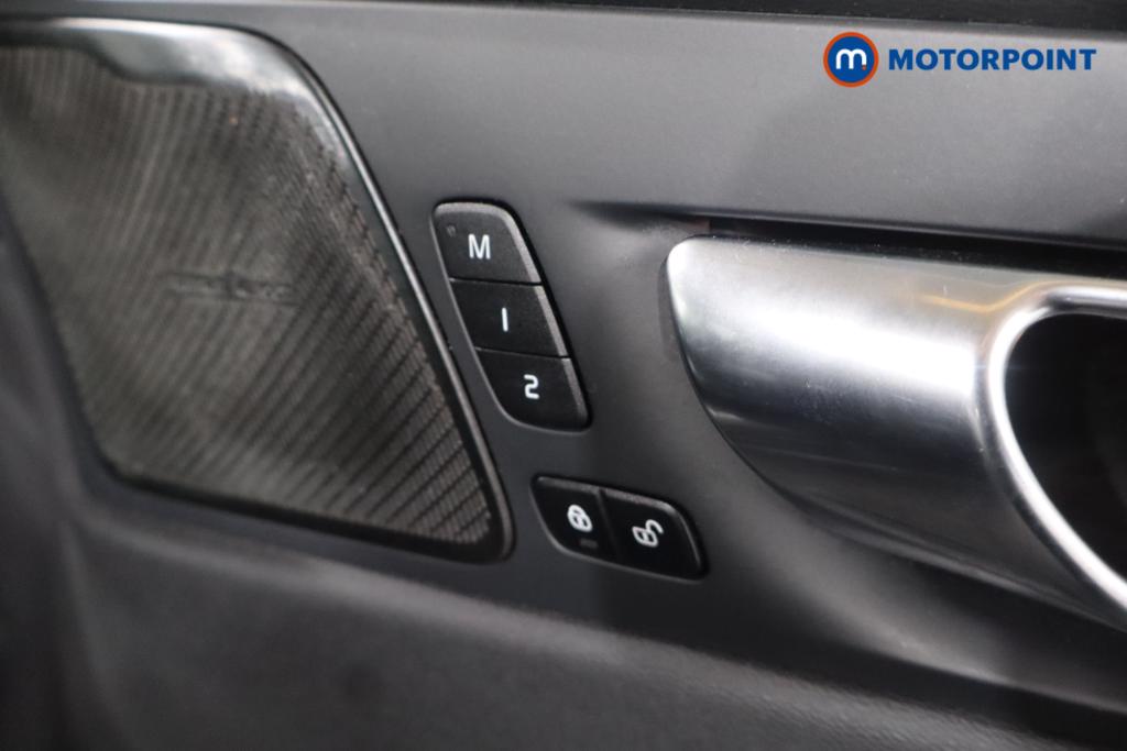 Volvo Xc60 Plus Black Edition Automatic Petrol SUV - Stock Number (1602112) - 11th supplementary image