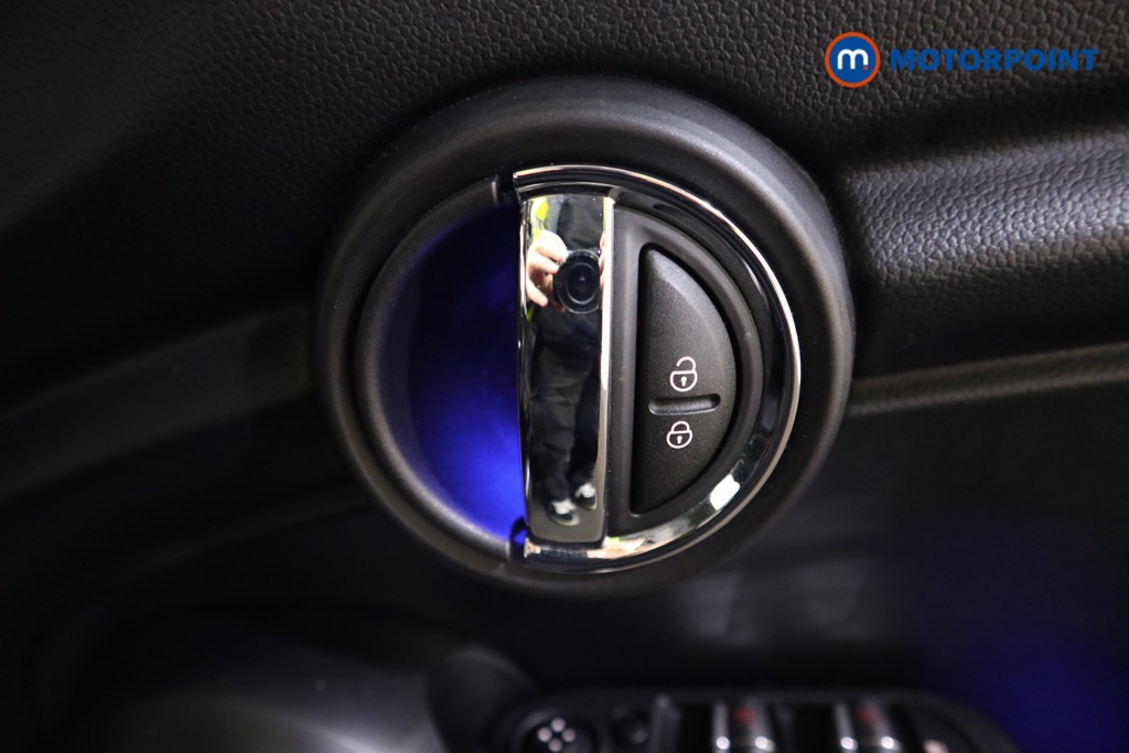 Mini Hatchback Cooper Classic Automatic Petrol Hatchback - Stock Number (1602347) - 9th supplementary image