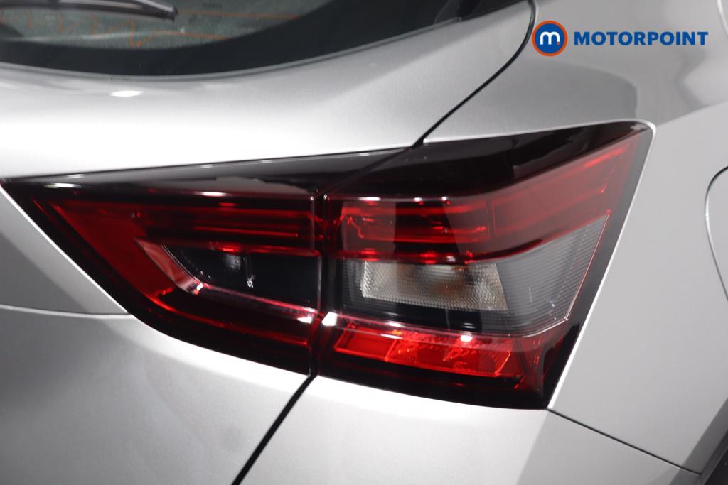 Nissan Juke Acenta Premium Automatic Petrol SUV - Stock Number (1602499) - 5th supplementary image