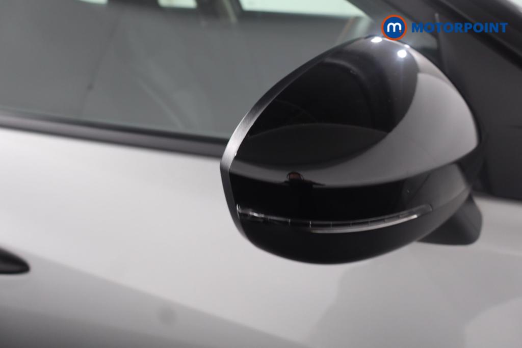 Nissan Juke Acenta Premium Automatic Petrol SUV - Stock Number (1602499) - 23rd supplementary image