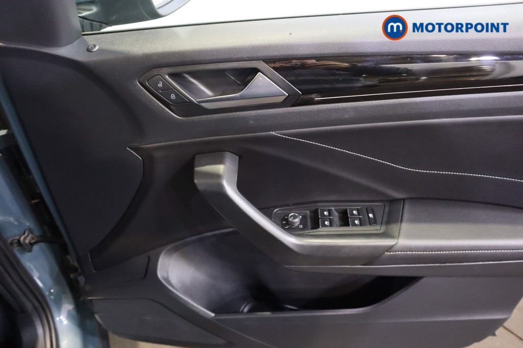 Volkswagen T-Roc R-Line Manual Diesel SUV - Stock Number (1602861) - 10th supplementary image