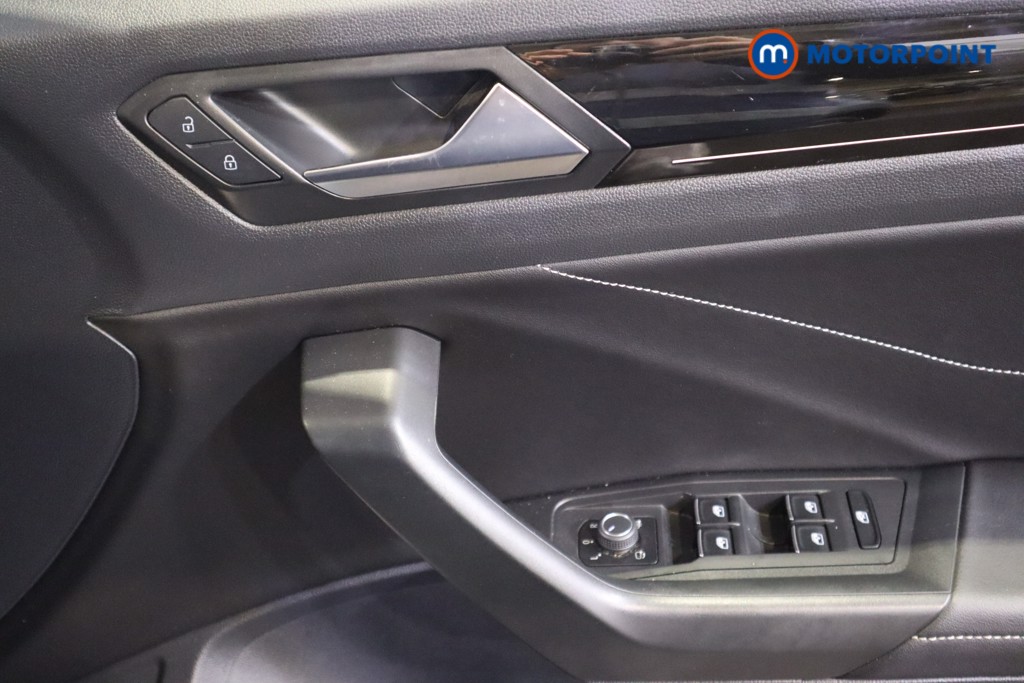 Volkswagen T-Roc R-Line Manual Diesel SUV - Stock Number (1602861) - 11th supplementary image