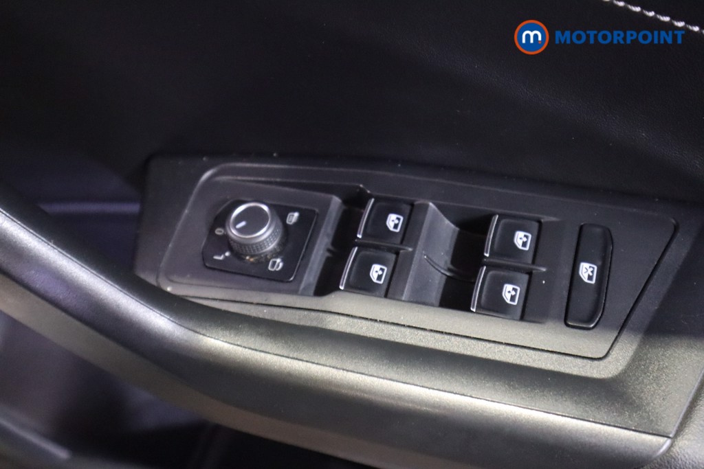 Volkswagen T-Roc R-Line Manual Diesel SUV - Stock Number (1602861) - 12th supplementary image