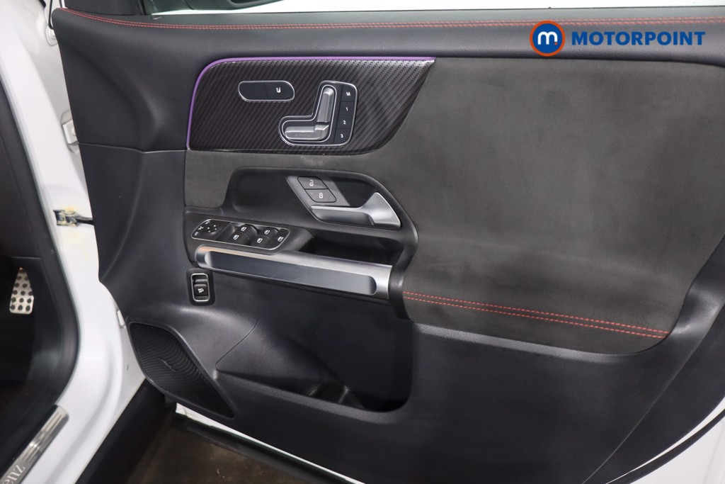 Mercedes-Benz GLB Amg Line Automatic Petrol SUV - Stock Number (1603136) - 23rd supplementary image