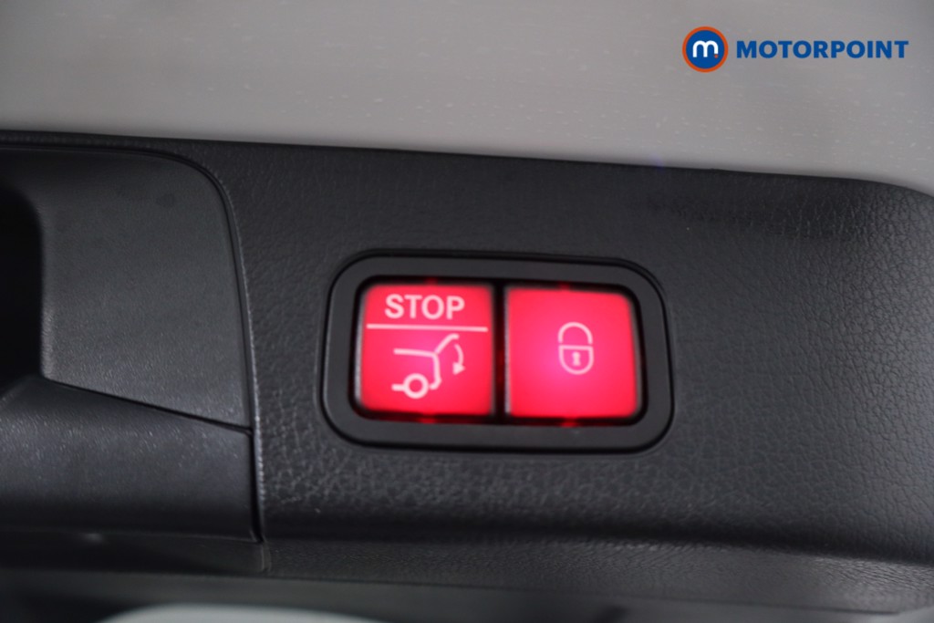 Mercedes-Benz GLB Amg Line Automatic Petrol SUV - Stock Number (1603136) - 39th supplementary image