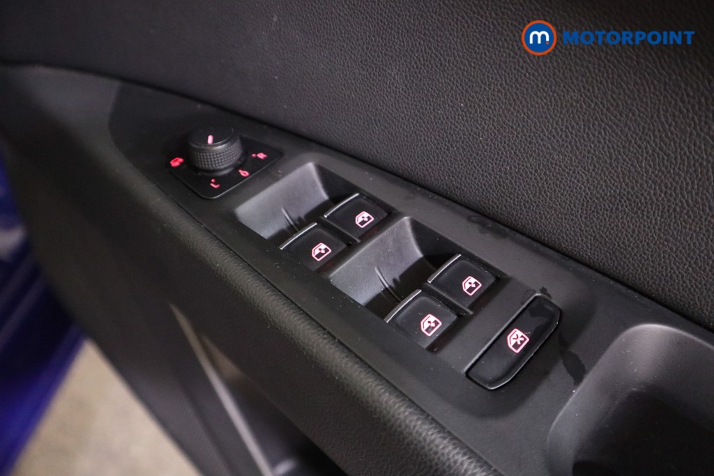 Seat Leon Fr Black Edition Manual Petrol Hatchback - Stock Number (1603147) - 12th supplementary image