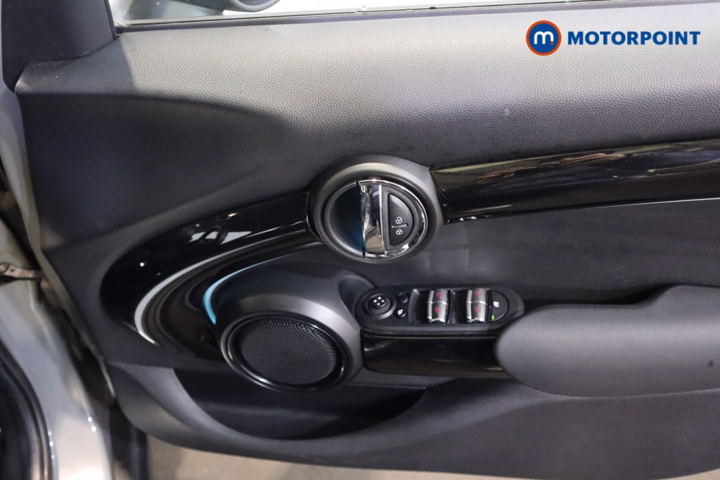 Mini Hatchback Cooper Classic Automatic Petrol Hatchback - Stock Number (1603591) - 8th supplementary image