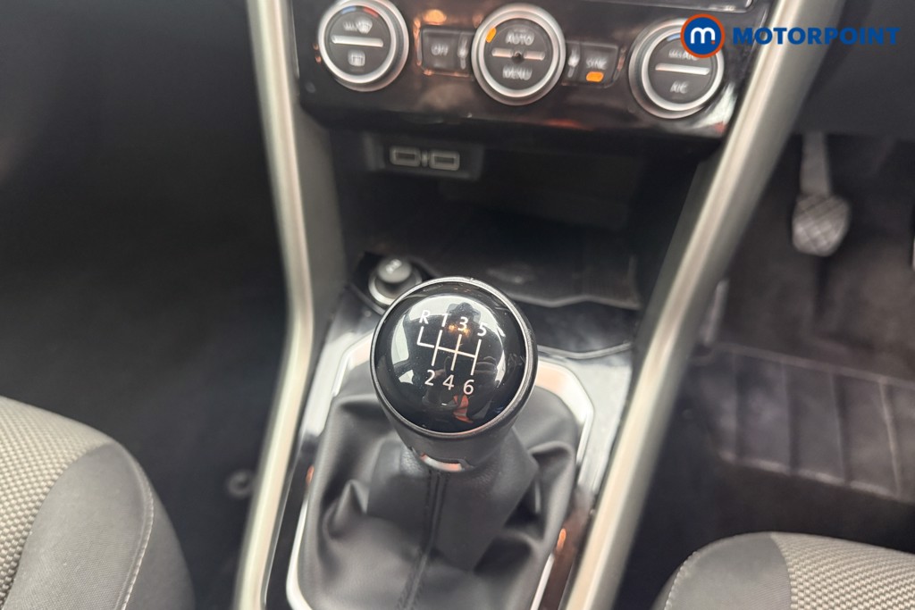 Volkswagen T-Roc SE Manual Petrol SUV - Stock Number (1603605) - 5th supplementary image