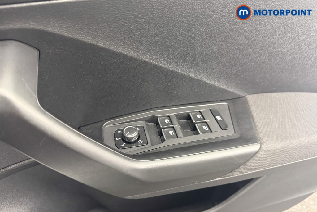 Volkswagen T-Roc SE Manual Petrol SUV - Stock Number (1603605) - 9th supplementary image