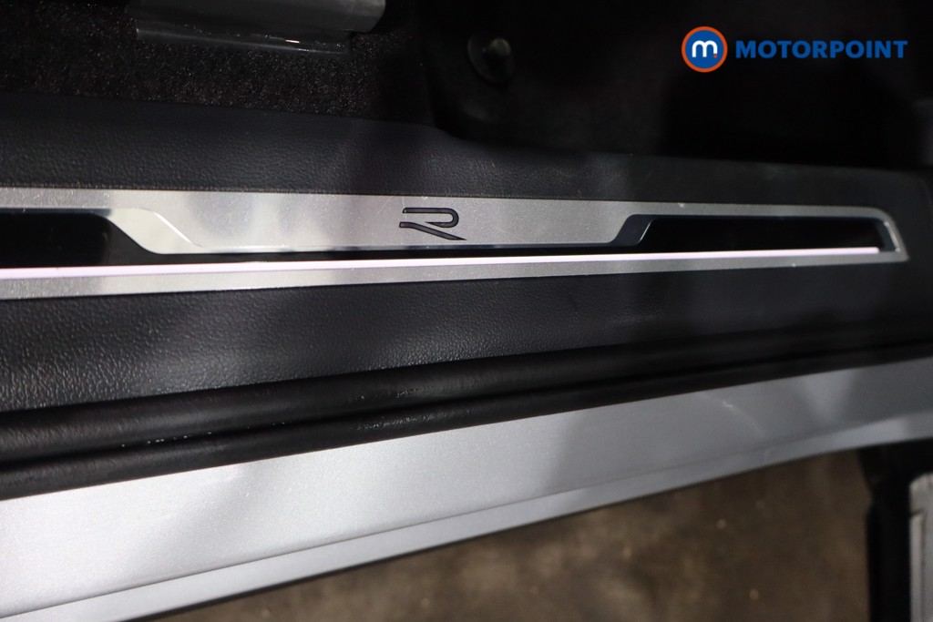 Volkswagen Tiguan R-Line Edition Automatic Petrol SUV - Stock Number (1603818) - 27th supplementary image