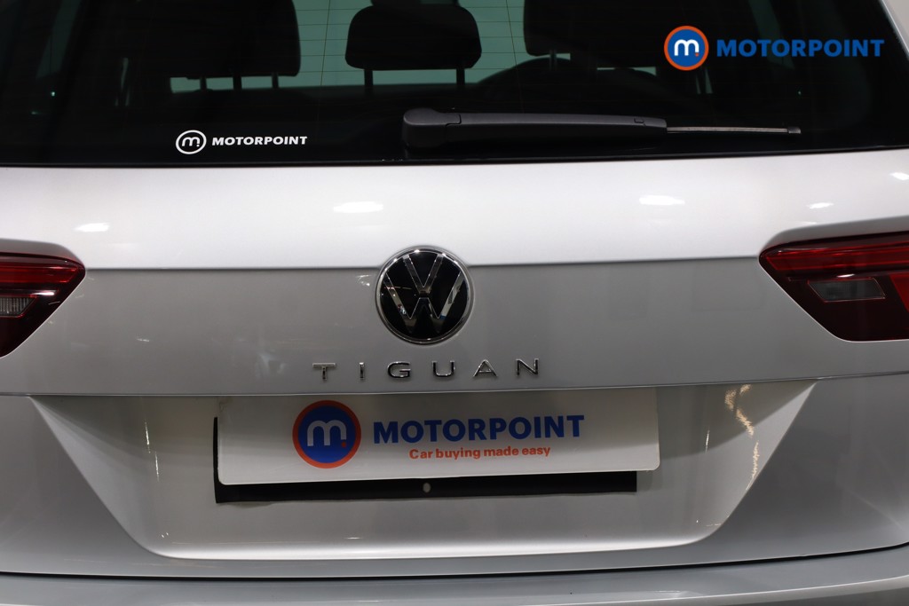 Volkswagen Tiguan R-Line Edition Automatic Petrol SUV - Stock Number (1603818) - 41st supplementary image