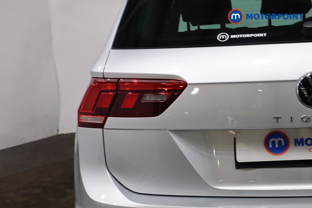 Volkswagen Tiguan R-Line Edition Automatic Petrol SUV - Stock Number (1603818) - 42nd supplementary image