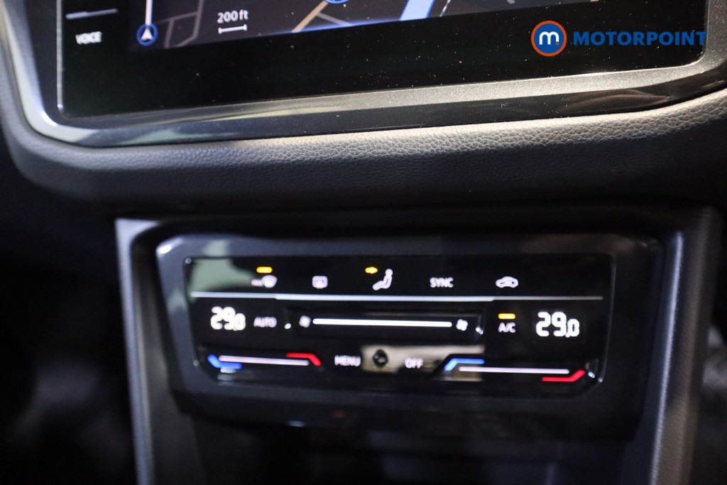 Volkswagen Tiguan Life Manual Petrol SUV - Stock Number (1604132) - 5th supplementary image
