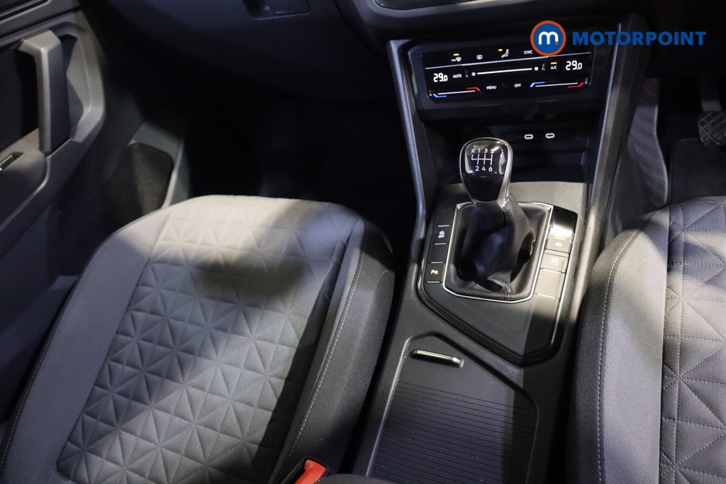 Volkswagen Tiguan Life Manual Petrol SUV - Stock Number (1604132) - 6th supplementary image