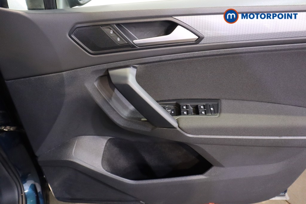 Volkswagen Tiguan Life Manual Petrol SUV - Stock Number (1604132) - 9th supplementary image