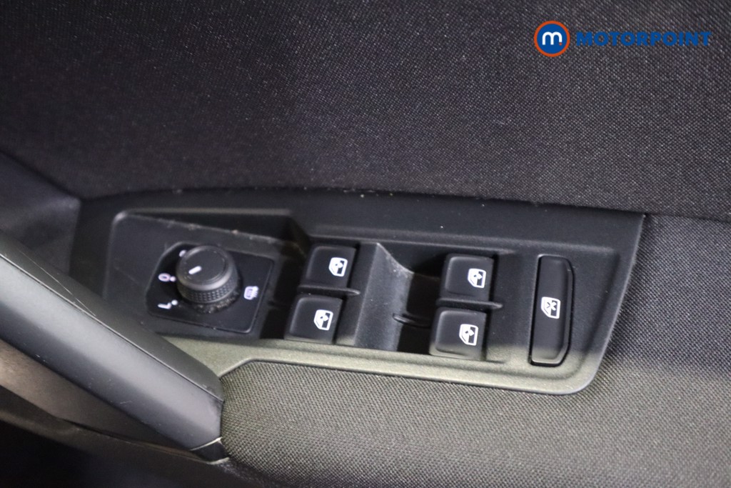 Volkswagen Tiguan Life Manual Petrol SUV - Stock Number (1604132) - 11th supplementary image