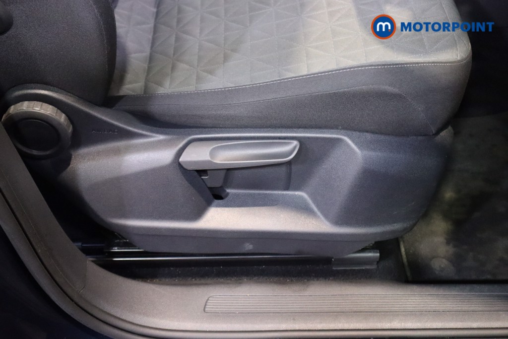 Volkswagen Tiguan Life Manual Petrol SUV - Stock Number (1604132) - 16th supplementary image