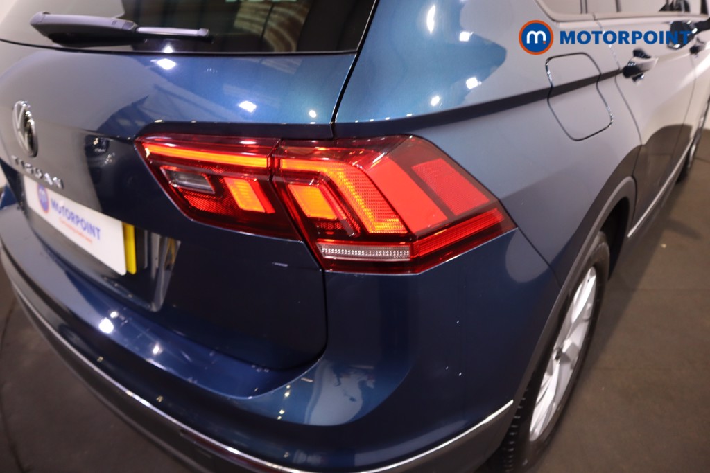 Volkswagen Tiguan Life Manual Petrol SUV - Stock Number (1604132) - 24th supplementary image