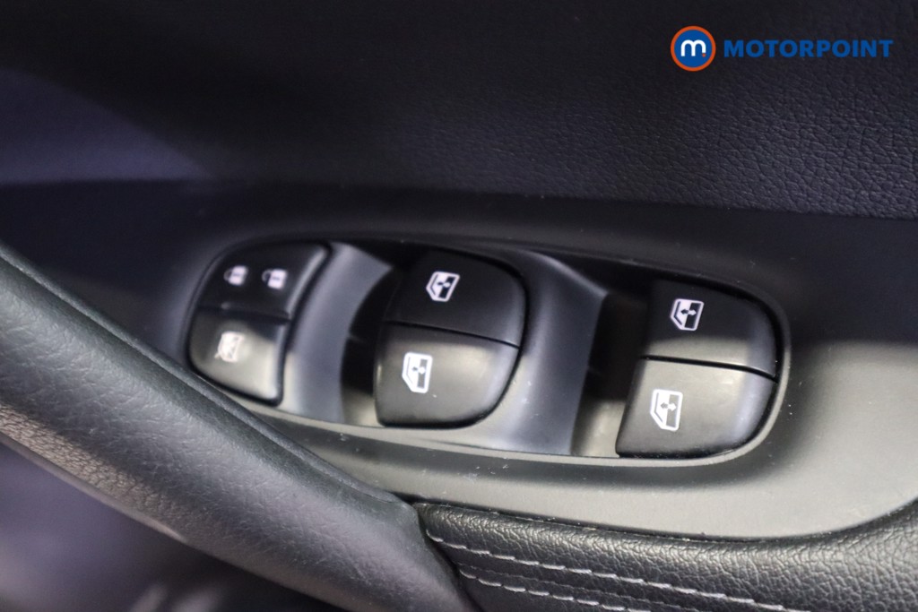 Nissan Qashqai Acenta Premium Manual Diesel SUV - Stock Number (1604138) - 11th supplementary image