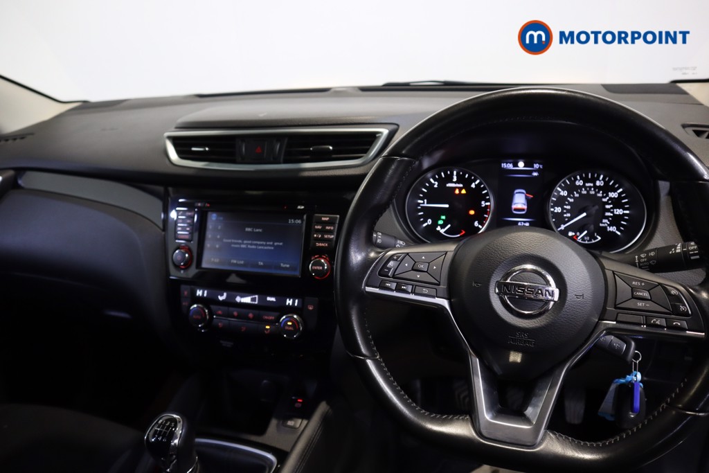 Nissan Qashqai Acenta Premium Manual Diesel SUV - Stock Number (1604138) - 1st supplementary image