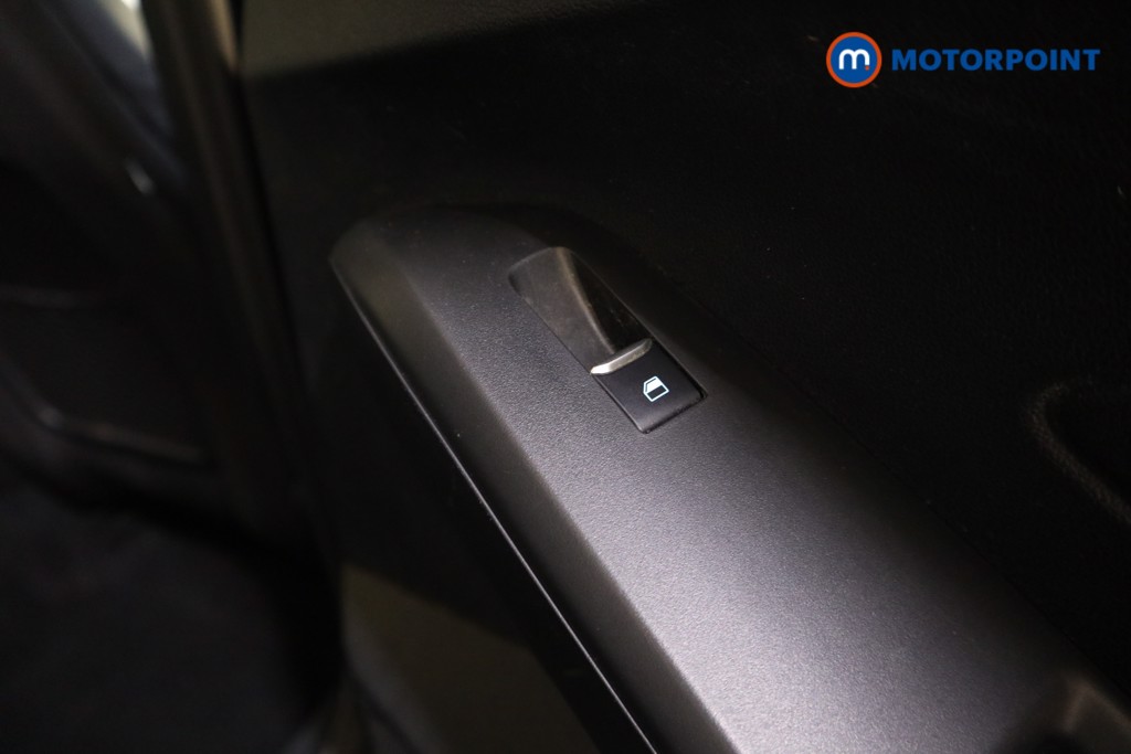 Ford Focus Active Manual Petrol Hatchback - Stock Number (1596143) - 19th supplementary image