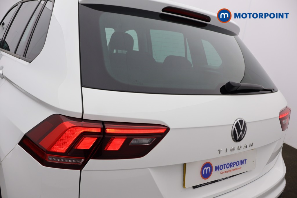 Volkswagen Tiguan Life Manual Petrol SUV - Stock Number (1599246) - 23rd supplementary image