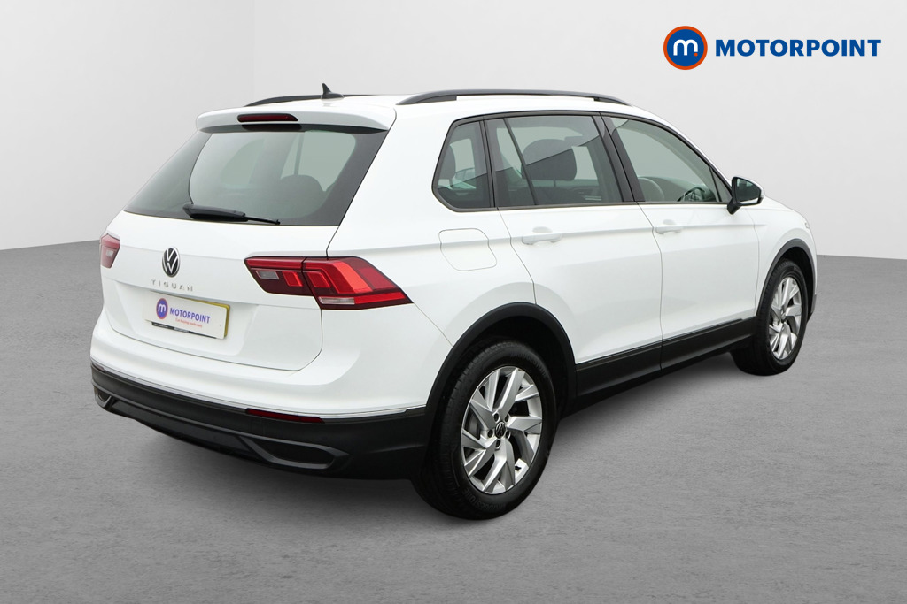 Volkswagen Tiguan Life Manual Petrol SUV - Stock Number (1599246) - Drivers side rear corner